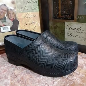 Dansko XP Black 42